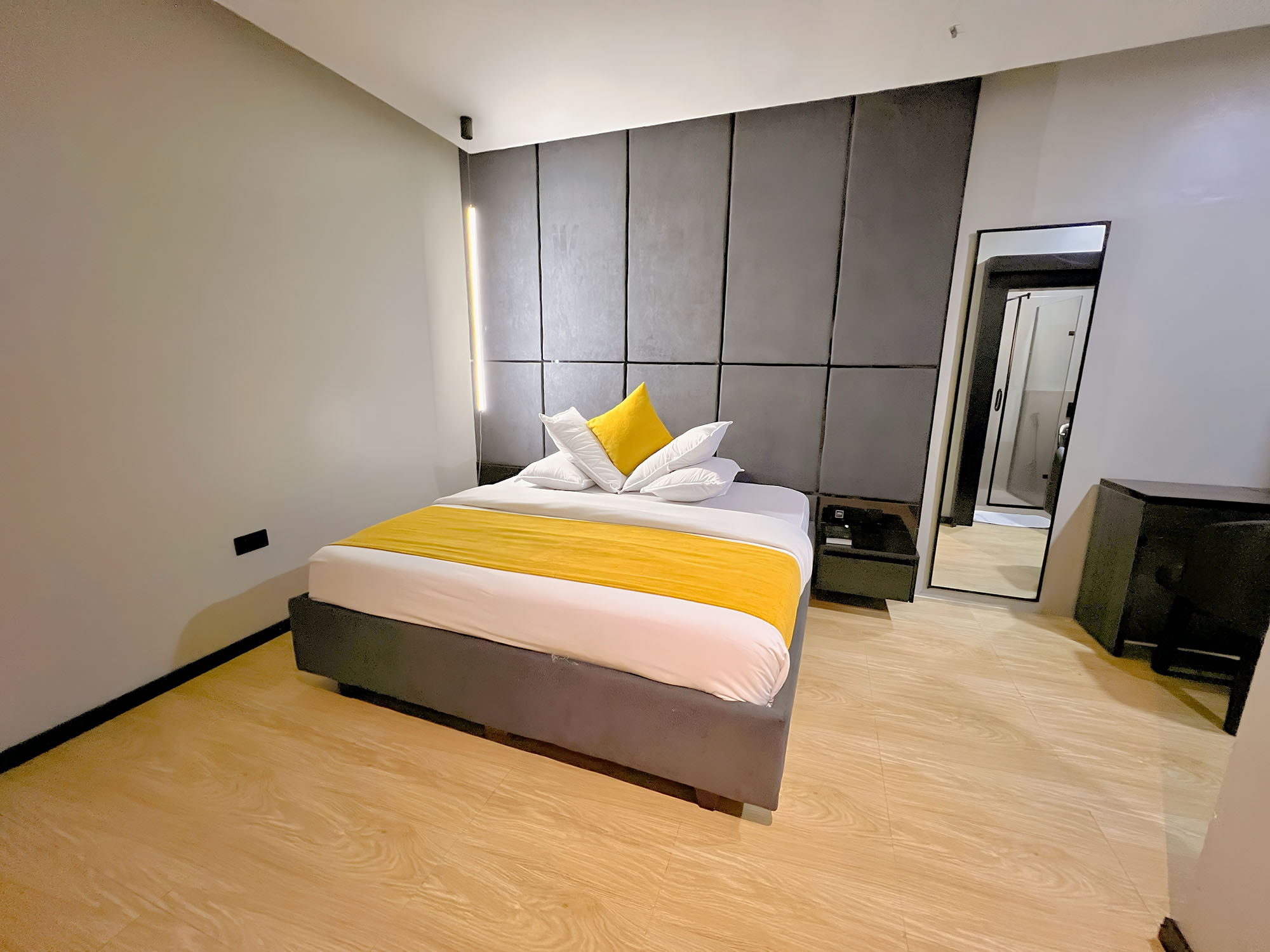 First Class Suite image